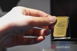 Harga emas Antam hari ini naik Rp7.000 per gram