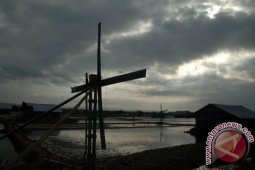 BMKG: Cuaca pulau Jawa masih berawan hingga berawan tebal