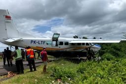 Rem blong, pesawat Asian One kecelakaan saat "take off" di Bandara Kenyam Nduga