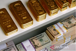 Emas menurun tertekan penguatan dolar AS