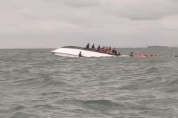 Kapal pembawa puluhan penumpang terbalik di Kepulauan Seribu Selatan