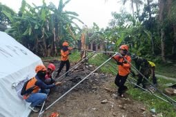 More tents erected in East Java's Bawean Island over aftershock fears