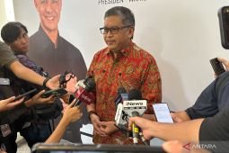 Hasto:  PDIP akan mencoba komunikasi dengan Khofifah terkait Pilkada 2024