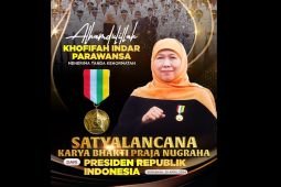Satu-Satunya gubernur yang terima Satyalancana Karya Bhakti Praja Nugraha Presiden RI, Khofifah:  Hasil Kerja Keras Semua Pihak. Saya Persembahkan Untuk Warga Jatim