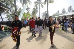 Mas Ipin ingatkan pentingnya jaga kebersihan pantai wisata di Trenggalek