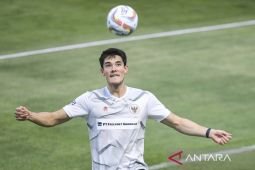 Klub Elkan Baggott menuju promosi ke Liga Premier