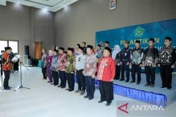 Pj Gubernur Jatim kukuhkan PPIH Embarkasi Surabaya