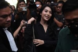 SYL belikan Nayunda Nabila tas Balenciaga sampai kalung emas