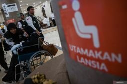 Ketika tawaf dan sai,  jamaah diimbau gunakan jasa dorong kursi roda resmi