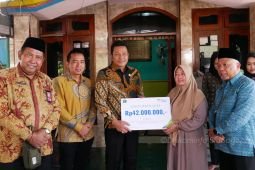 BPJS Ketenagakerjaan Sidoarjo  serahkan santunan