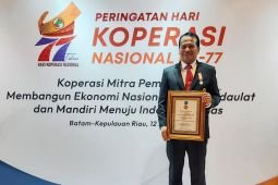 Pj Wali Kota Probolinggo raih Penghargaan Tokoh Penggerak Koperasi