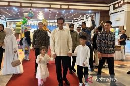 Jokowi gelar akikah cucu bungsu