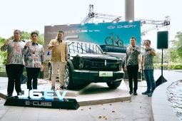Chery Indonesia resmi luncurkan kendaraan listrik J6 di Surabaya