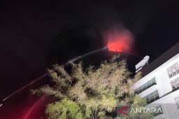 Kebakaran Glodok Plaza diduga berasal dari lantai 7 dan 8