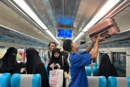 Meski virus HMPV masuk Indonesia, aturan naik kereta api tidak berubah
