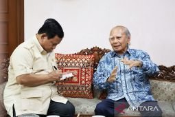 Ketika temui Emil Salim, Prabowo tekankan niat tak memperkaya diri