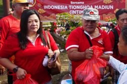 Komunitas orang Tionghoa Madiun gelar bakti sosial jelang Imlek
