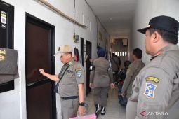 Satpol PP Surabaya lakukan operasi yustisi rumah indekos jelang Ramadhan