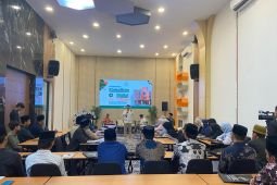 Puluhan santri ikuti "Pesantren Ramadhan Digital" di Al-Yasmin Surabaya