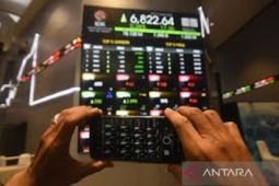 IHSG diprediksi variatif seiring sentimen dari domestik dan global