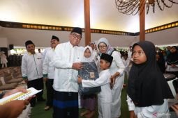 Baznas Jatim salurkan santunan kepada 1.000 anak yatim di Banyuwangi