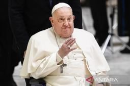 Vatikan sebut kondisi Paus Fransiskus sedikit membaik