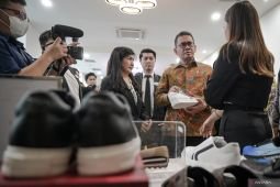 Mendag minta masyarakat utamakan pakaian produksi dalam negeri