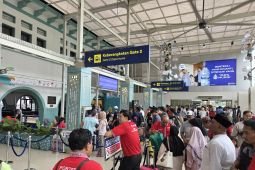 Stasiun Pasar Senen masih ramai pemudik