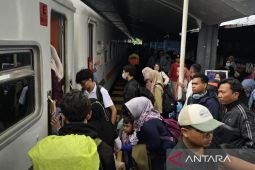 KAI Daop 8 catat 10.157 orang padati Stasiun Malang pada H1-H2 Lebaran