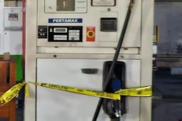 Polisi segel SPBU di Denpasar diduga oplos BBM