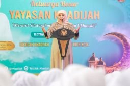 Khofifah apresiasi prestasi 33 siswa SMA Khadijah lolos PTN tanpa tes