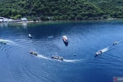 Ratusan perahu hias meriahkan parade Gebyar Ketupat Bahari