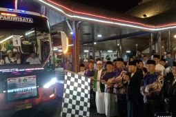 872 JCH Tulungagung diberangkatkan ke Asrama Haji Surabaya