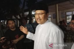 Minister says he needs time to ponder Dedi's idea on vasectomy-for-aid