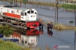 Daop 8 pastikan jalur kereta api Porong aman meski terdampak banjir