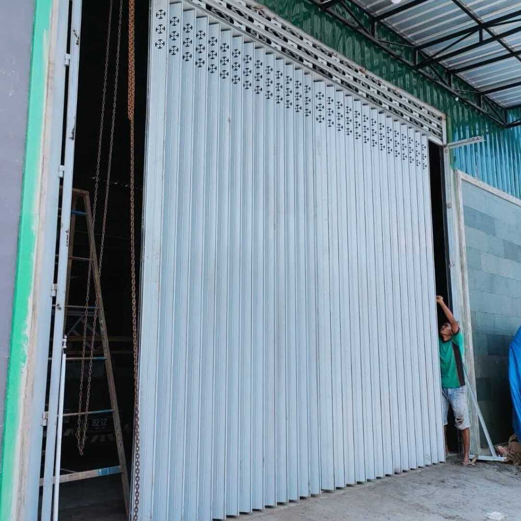 pintu harmonika surabaya