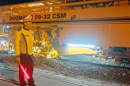Perbaikan rel kereta api di Lamongan masuk tahap pemadatan jalur