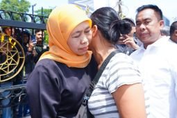 Khofifah dengarkan aspirasi masyarakat dengan ajak masuk Grahadi