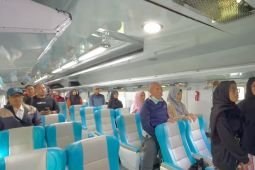 Daop 9 Jember ajak penumpang menyanyikan lagu kebangsaan di dalam kereta