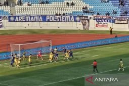 Sebanyak 10 pemain Persib tumbangkan tuan rumah Arema FC 2-1