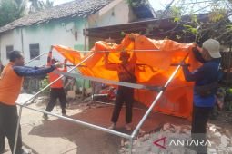 BPBD Situbondo dirikan tenda darurat untuk keluarga terdampak gempa