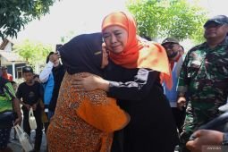 Gubernur Jatim kunjungi korban gempa di Situbondo