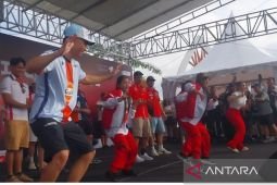 Rider MotoGP goyang "Tabola Bale" di Lombok