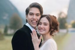 Syifa Hadju dilamar El Rumi di Swiss