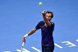 Medvedev dan De Minaur melangkah ke perempat final Shanghai Masters