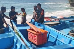 Satu nelayan hilang akibat perahu terbalik di Perairan Pacitan