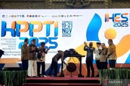 Menteri Brian susun aturan double afiliasi ajak diaspora kolaborasi