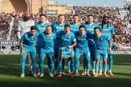 Napoli berupaya adang langkah Roma di pucuk