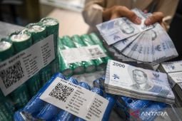 Rupiah berpeluang menguat terbatas, investor nantikan data Cadev RI