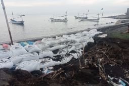 BPBD Probolinggo imbau warga pesisir waspadai rob